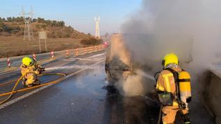 Incendio de una furgoneta en la N-240