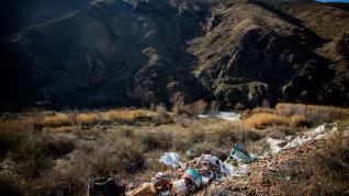 El entorno de Villanueva de Jalón se convierte en un basurero