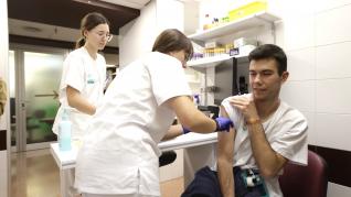 Alrededor de 150 alumnos de Ciencias de la Salud han participado en el acto de vacunación.