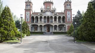 El Palacio de Larrinaga de Zaragoza, en fotos: el monumento que nació como un regalo de amor