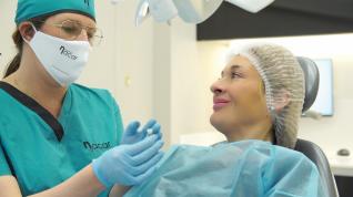En Policlínicas Nacar, el equipo de implantólogos cuenta con una larga y contrastada experiencia.