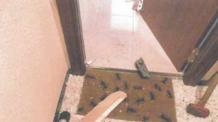 Crimen de Katia: mazo con el que un policía derribó la puerta.