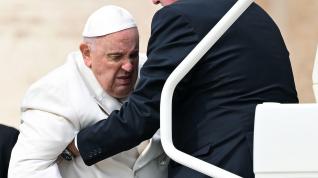 El Papa tuvo que ser ayudado durante su última audiencia, el pasado miércoles.