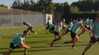 La SD Huesca entrenó este domingo por la tarde por última vez antes de recibir al Tenerife.
