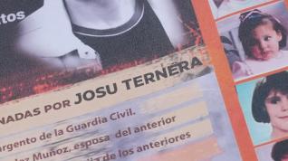 Protesta en la puerta del Kursaal con motivo del pase del documental de Jordi Évole ‘No me llames Ternera’, en San Sebastián.