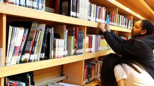 La biblioteca Ramón J. Sender de Huesca celebra su 18 aniversario