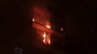Incendio en dos viviendas de la calle María Moliner de Zaragoza