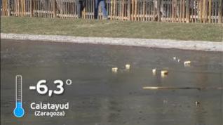 Se rozan los 13 grados bajo cero en el interior y menos de 6 en Calatayud