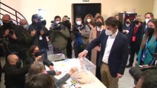 Votan los candidatos de Castilla y León en unas de las elecciones más abiertas de la comunidad