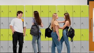 Las taquillas escolares permiten a los alumnos disponer de un espacio propio y evitar sobrecargas en las mochilas. megablok