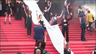 Protestas contra la violencia machista en la alfombra roja de Cannes