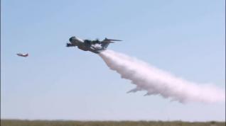 Airbus prueba con éxito el A400M como apagafuegos
