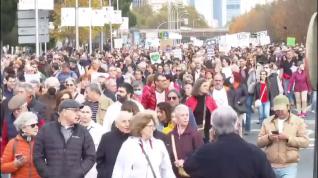 Multitudinaria marcha en Madrid contra el plan de Atención Primaria de Ayuso