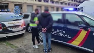 Detenido un hombre por asaltar con violencia en Zaragoza a dos ancianas y a una joven que iba con su bebé