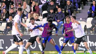media liga huesca Los delanteros azulgranas no están viendo portería y el equipo lo acusa.