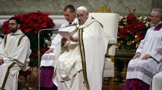 El Papa Francisco, presidiendo la misa de Nochebuena.