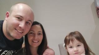 Carolina Gimeno y Sergio Gracia, con sus hijos Martina y Daniel.