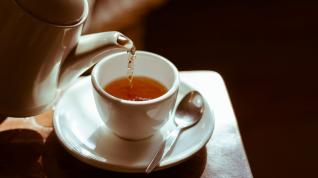 La infusión que ayuda a reducir la barriga y la grasa abdominal