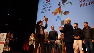 Enrique Fantova, en nombre de todos los pastores de la provincia, recoge el Galardón Félix de Azara.