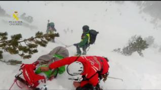 La Guardia Civil rescata a una esquiadora de montaña durante una ventisca en Benasque