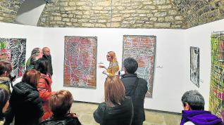 Imagen 82338114 Silvia Alcalá ofreció una visita guiada a la exposición coincidiendo con su inauguración.