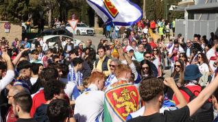 Las aficiones del Huesca y el Zaragoza en el derbi