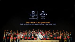 Foto de familia de representantes de restaurantes a nivel nacional.