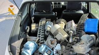 Material encontrado en el coche robado en Ejea de los Caballeros.