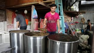 Musulmanes en Aceh consumen jalea de hierba para romper el ayuno del ramadán