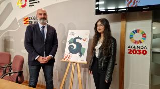 Víctor Lucea y Saray Ureña, autora del cartel del Día de San Jorge y de Aragón.