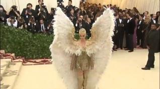 PETA pide a los anfitriones de la Gala Met no utilizar pieles ni plumas de animales en el año que se homenajea a Lagerfeld