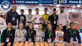 Judocas de la Asociación Altoaragón en la competición cadete de Don Benito.