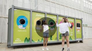 Victoria y Naira, las embajadoras de MiniMundo explican cómo reciclar