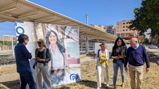 Lorena Orduna, segunda por la derecha, en el acto electoral del PP de este domingo.