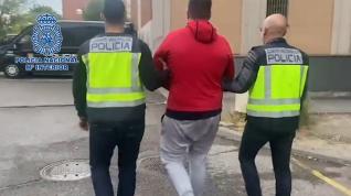Cuatro detenidos por colgar de un puente el muñeco con la camiseta de Vinícius