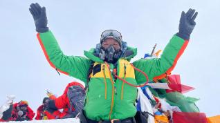 Kami Rita Sherpa en la cima del Everest.