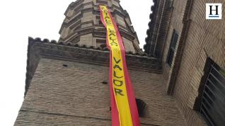Con motivo de San Fernando, patrón del arma de ingenieros del ejército, todavía se mantienen las banderolas en la Plaza del Pilar