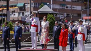 Felipe VI y Letizia fueron recibidos con gritos de “Viva el Rey” y “Vivan los Reyes”.