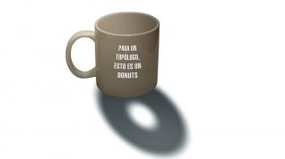 Se dice que los topólogos son incapaces de distinguir un donuts de una taza de café: ambos son objetos espaciales cuya naturaleza esencial es la de poseer un hueco.