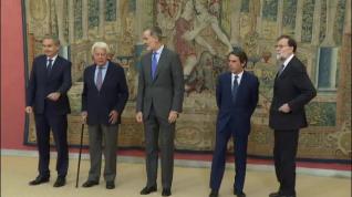 El rey preside la reunión del Instituto Elcano con los ex presidentes del Gobierno