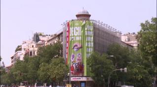 La Junta Electoral ordena a VOX la retirada de su lona gigante en Madrid