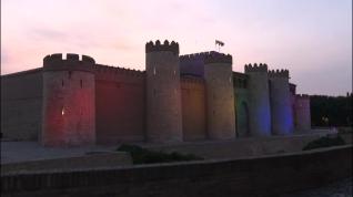 El Palacio de la Alfajería de Zaragoza se ilumina por el Orgullo tras una dura pugna entre PP y Vox