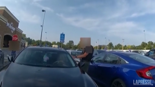 Usa, la polizia uccide afroamericana incinta: il video diffuso da un agente