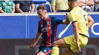 Rafa Tresaco, durante el partido ante el Villarreal B en el que fue titular con el Huesca por primera vez.