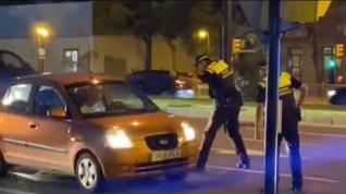 Espectacular detención en el barrio Oliver de Zaragoza: "¡Salga del coche!"