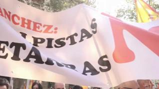 Baño de masas de Feijóo y Abascal en la manifestación de SCC en Barcelona