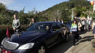 Los reyes comienzan la visita al Pueblo Ejemplar de Asturias en la parroquias de Arroes
