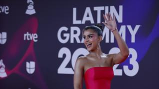 Clarissa Molina en la alfombra roja de los Latin Grammy 2023.