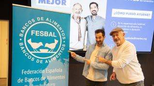 Karlos Arguiñano y su hijo animan a donar alimentos en la Gran Recogida 2023