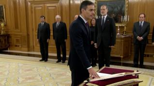 Sánchez promete ante el Rey el cargo de presidente del Gobierno